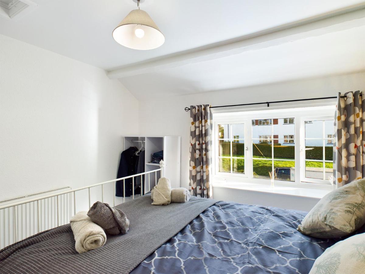 Welsh Country Cottage In Beautiful Village Llandudno Junction Bagian luar foto
