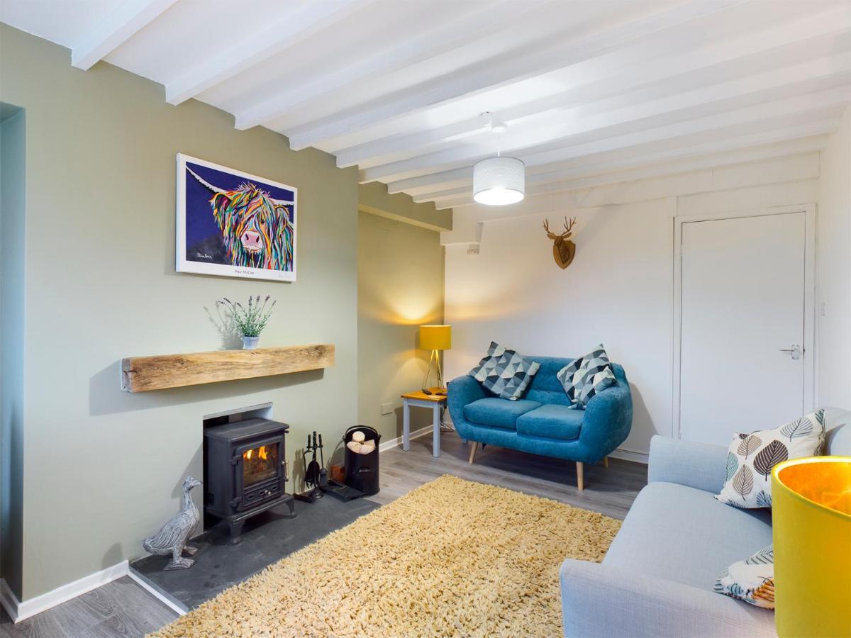 Welsh Country Cottage In Beautiful Village Llandudno Junction Bagian luar foto