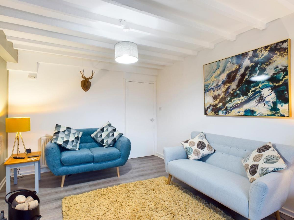 Welsh Country Cottage In Beautiful Village Llandudno Junction Bagian luar foto