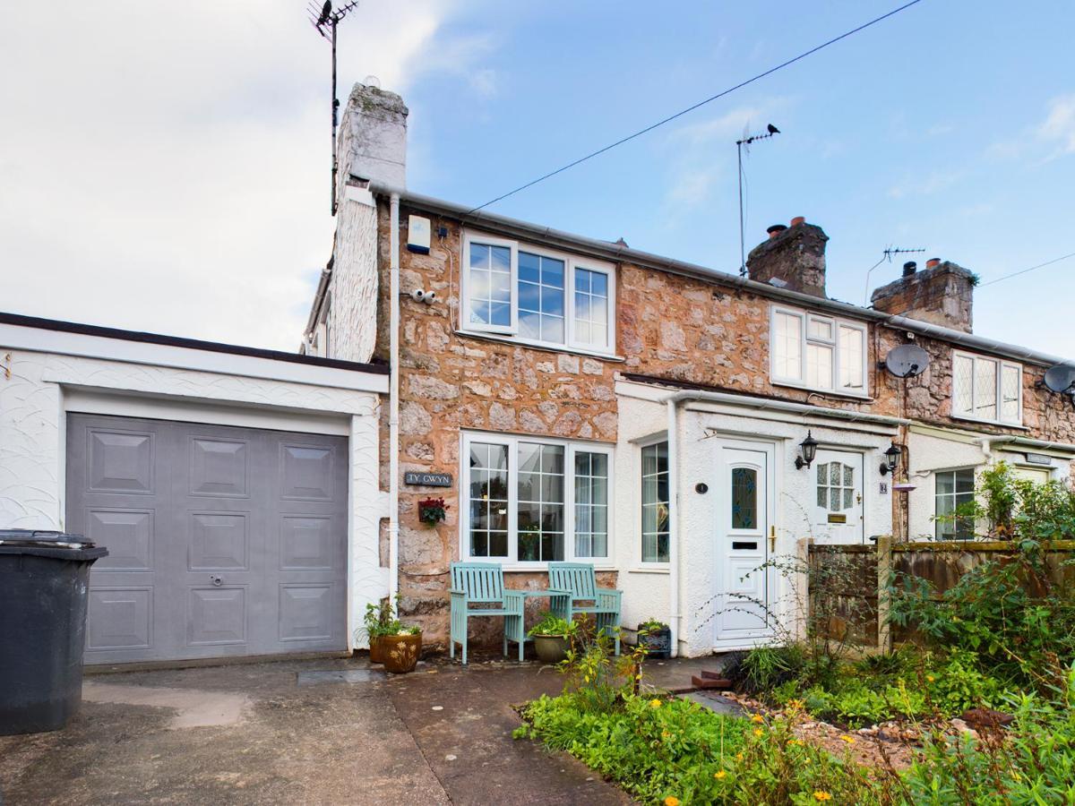 Welsh Country Cottage In Beautiful Village Llandudno Junction Bagian luar foto